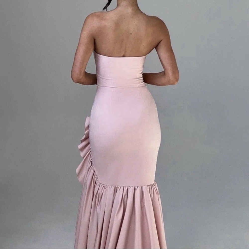 Chic Strapless Blush Dress - Picture 3 of 5
